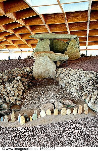 Dolmen von Dombate  Cabana de Berganti?os  A Coru?a  Spanien
