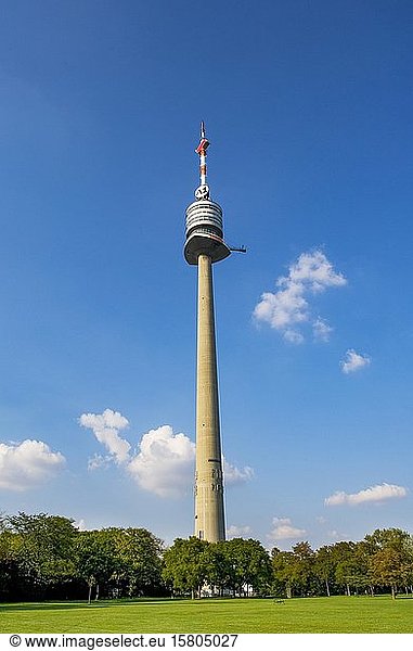 Donauturm im Donaupark  Wien  Österreich  Europa