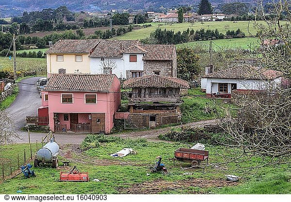 Dorf Guerres in der Gemeinde Colunga  Autonome Gemeinschaft Asturien in Nordspanien.