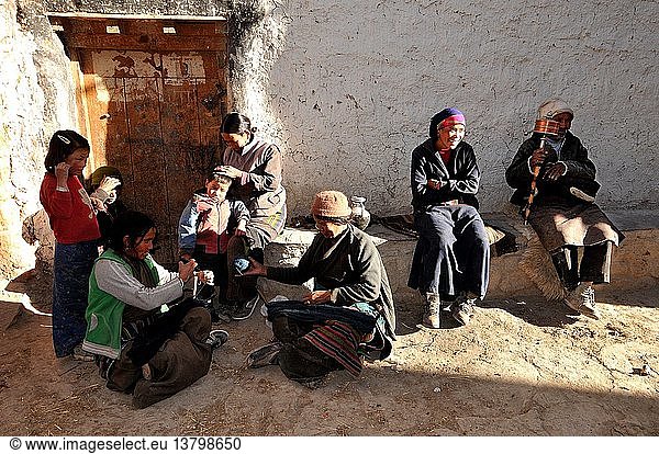 Dorfbewohner von Lo-Manthang  Lo-Manthang  Nepal.