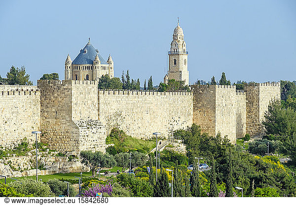 Dormition Abbey auf dem Berg Zion  Stadtmauern der Altstadt von Jerusalem Israel