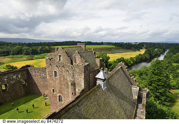Doune Castle am Fluss Teith  bekannt durch den Monty Python Film Die Ritter der Kokosnuss  Callandar  Perthshire  Central  Schottland  Großbritannien