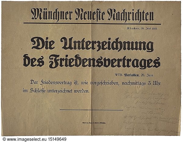 DRITTES REICH ZEITGESCHICHTE  Anny Winter - umfangreiche Mappe Hitlers zum Friedensvertrag von Versailles  zur MÃ¼nchner Revolution 1918/19 u.a. Dabei Plakat der 'MÃ¼nchner Neueste Nachrichten' vom 28. Juni 1919 - 'Der Friedensvertrag ist  wie vorgeschrieben  nachmittags 3 Uhr im Schlosse unterschrieben worden' mit eigenhÃ¤ndiger Notiz Hitlers in Bleistift 'Zweck des Friedensvertrages ist  Deutschland reif zu machen fÃ¼r die Judendiktatur  durch den Friedensvertrag ist das Ziel Judas  die Vernichtung Deutschlands erreichbar. Deshalb Juden aus Deutschland hinaus'. AuÃŸerdem Plakate zu Kriegsanleihen im WK1  Aufrufe zur Ablieferung von Schusswaffen nach dem Ende der RÃ¤terepublik am 2. Mai 1919  Anordnung des Standrechtes  Aufruf zur Volkswehr  Aufruf der NSDAP gegen Erhard Auer 1922  ehem. Innenminister im Revolutionskabinett Eisner  Flublatt 'KÃ¶nnen die Nazi in Bayern regieren?'  eine Zeichnung mit Portrait Hitlers  Zeitungen  Plakate des MÃ¼nchner Volkstheaters sowie drei BildbroschÃ¼ren zum Ende der RÃ¤terepublik  dabei 'Ein Jahr Bayerische Revolution' und 'Deutschlands Erwachen'  beide von Heinrich Hoffmann. Wichtige Dokumente  die Hitlers Einstellung zum Versailler Vertrag und zur Revolution in Bayern beleuchten.