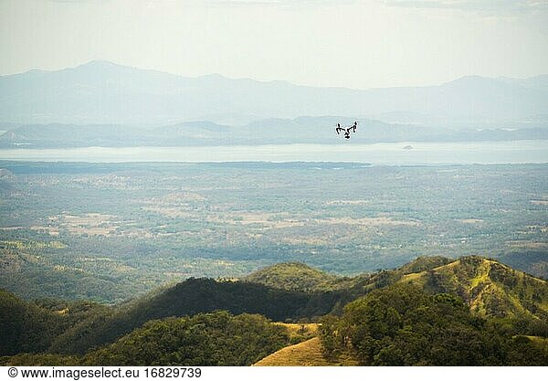 Drohnenflug über dem Monteverde Nebelwald-Reservat  Puntarenas  Costa Rica  Mittelamerika