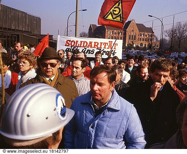 Duisburg IG Metall rally for preservation of steel jobs on 6 3 1987