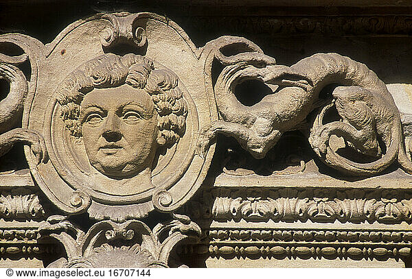 Dumas  Alexandre (Dumas père); French author; Villers-Cotterets 24.7.1802 –
Puys near Dieppe 5.12.1870.
– Relief portrait of Dumas between two Harpies. Scuplture  1846  above the door of the Château de Monte-Cristo in Port-Marly (Dép. Yvelines)  built
1844–46 and inhabited by Dumas until
1849. / Photo  2002.