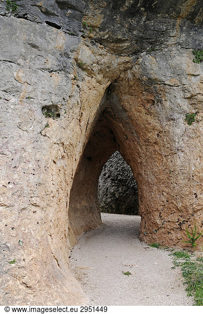 Durchgang  Spalte  Weg  la ciudad encantada  die verzauberte Stadt  Felsformationen  Erosion  Felsen  Naturdenkmal  Kalklandschaft  Cuenca  Kastilien La Mancha  Spanien  Europa