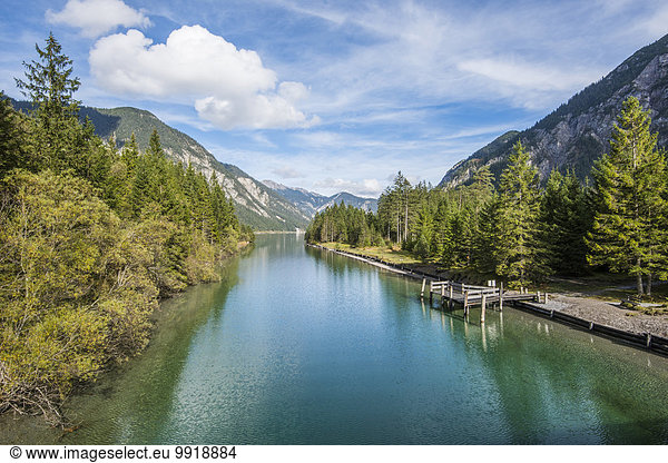 durchsichtig transparent transparente transparentes Landschaft See Herbst Tirol Österreich