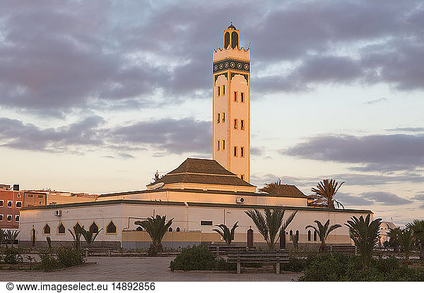 Eddarham-Moschee bei Sonnenuntergang in Dakhla  Marokko