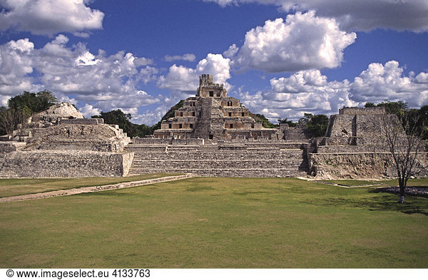 Edificio de los Cinco Pisos  Gran Acropolis  Edzna  Mexiko  Nordamerika