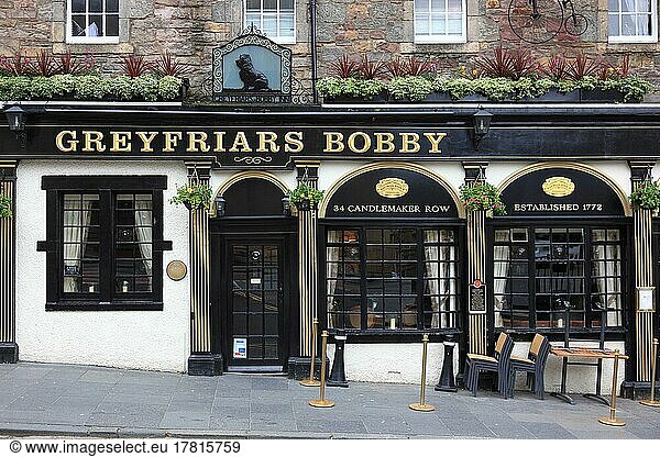 Edinburgh  Old Town  Scottisher Pub  Greyfriars Bobby  Scotland  United Kingdom  Europe