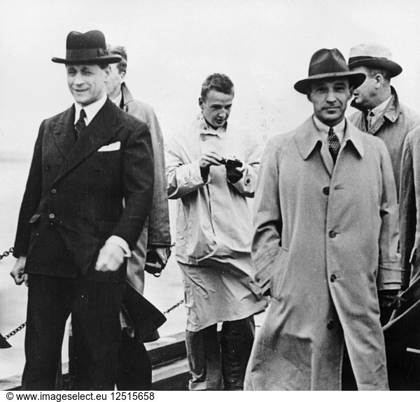 Edsel Ford besucht Ford Dagenham  Essex  1930er Jahre. Künstler: Unbekannt