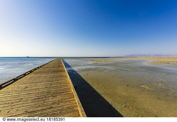 Egypt  Red Sea Governorate  Empty boardwalk in Soma Bay