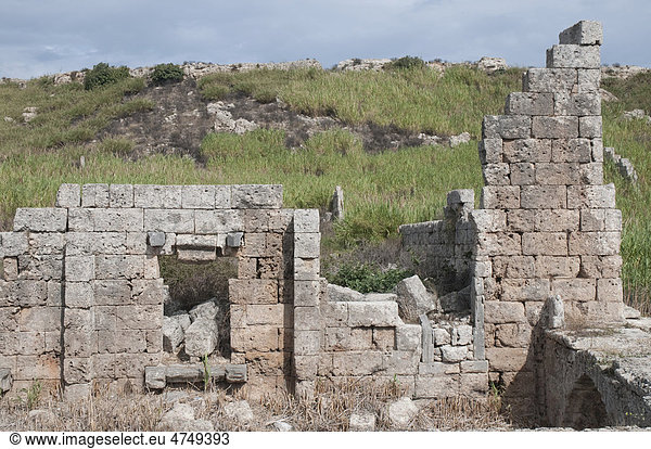 Ehemalige Basilika  antike Ausgrabungsstätte Perge  Antalya  Türkische Riviera  Türkei  Asien