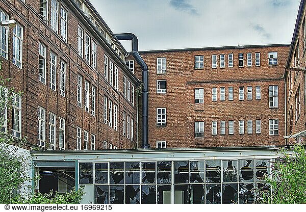 Ehemalige verfallene Knopffabrik  Industrie  Lost Place  Wuppertal  Nordrhein-Westfalen  Deutschland  Europa