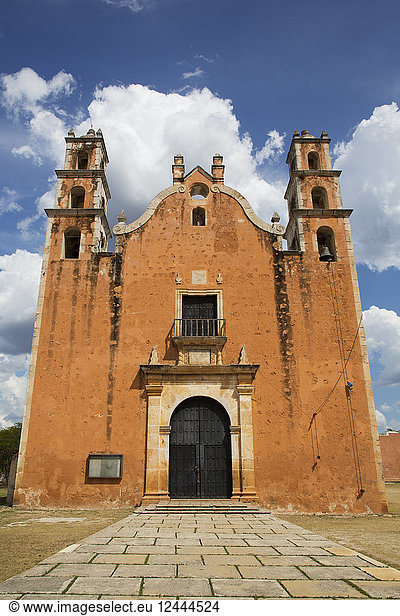 Ehemaliges Kloster Nuestra Senora de la Asuncion  16. Jahrhundert  Route der Klöster  Tecoh  Yucatan  Mexiko