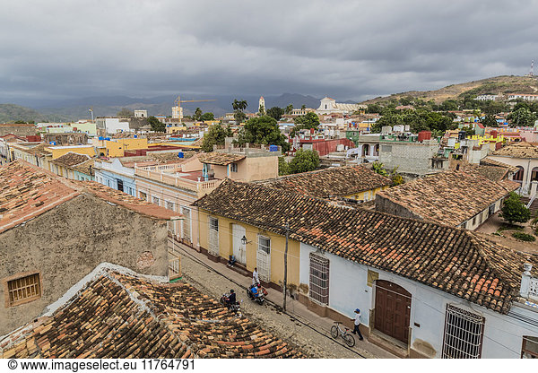 Ein Blick auf die Plaza Mayor Trinidad UNESCO-Weltkulturerbe Kuba Westindien Karibik Mittelamerika