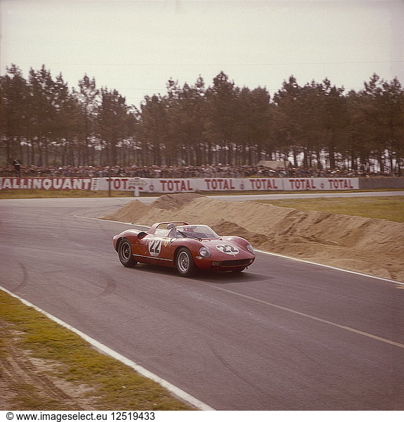 Ein Ferrari 250 P in Le Mans  Frankreich  1963. Künstler: Unbekannt