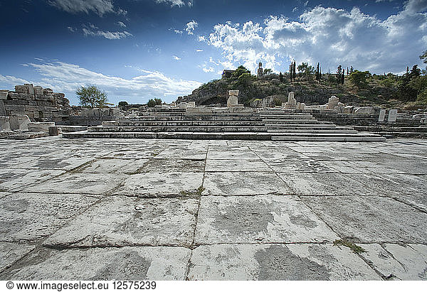 Ein römischer Hof in Eleusis  Griechenland. Künstler: Samuel Magal