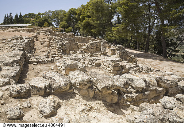 Ein Teilbereich der Ausgrabungsstätte der minoischen Paläste von Festos Insel Kreta Griechenland