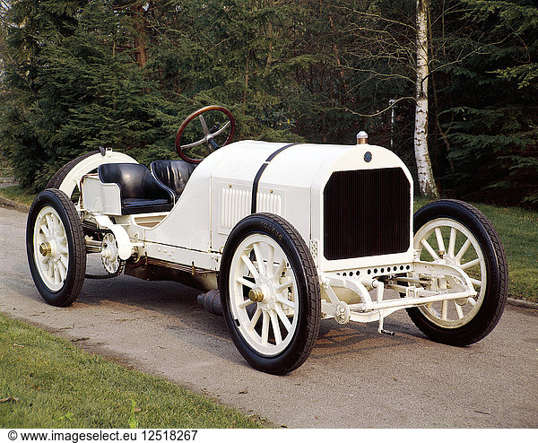 Ein weißer 1908er Benz Rennwagen. Künstler: Unbekannt