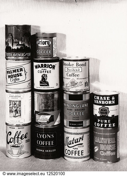 Eine Auswahl von Dosen mit verschiedenen Kaffeemarken  1947. Künstler: Unbekannt