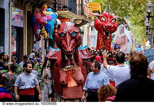 Eine Fiesta auf der Rambla del Poblenou  Barcelona  Katalonien  Spanien.