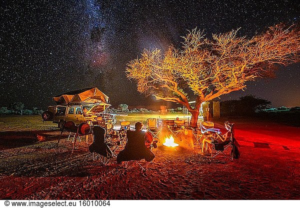 Eine Nacht am Lagerfeuer und unter der Milchstraße  Keetmanshoop  Namibia.