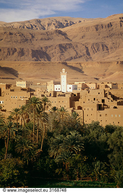 Eine Stadt in der Wüste Marokko.