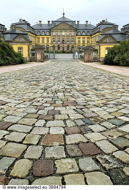 Einfahrt zum Schloss Arolsen  Hessen  Deutschland  Europa