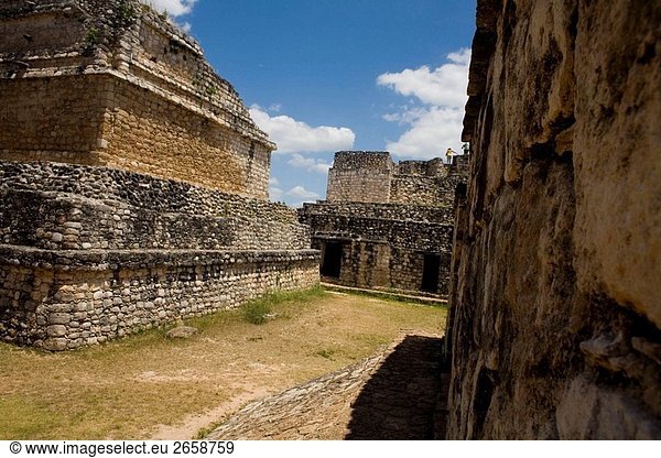 Eingang Arch  Ek´ Balam präkolumbischer archäologischer Fundplatz. Yucatan  Mexiko