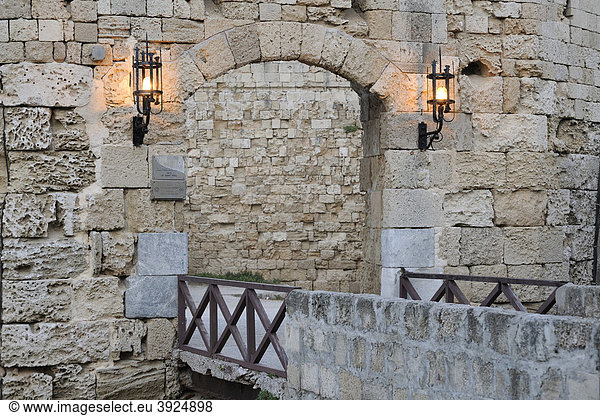 Eingang in die Altstadt  Rhodos Stadt  Rhodos  Griechenland  Europa