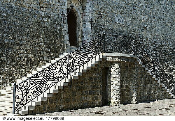 Eingang zur Burg St. Maria  Zitadelle Budva  Montenegro  Europa