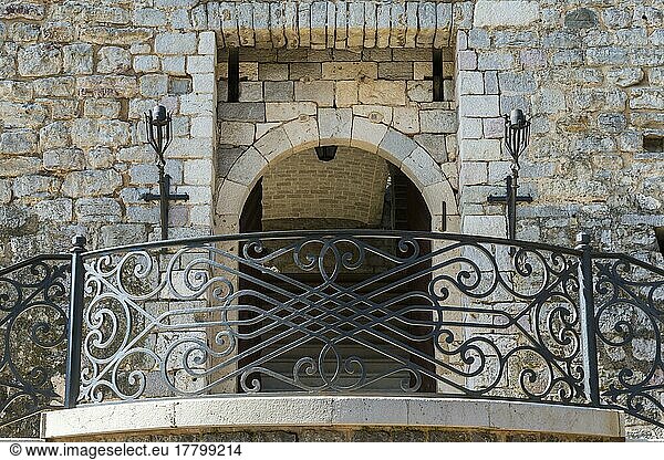Eingang zur Burg St. Maria  Zitadelle Budva  Montenegro  Europa