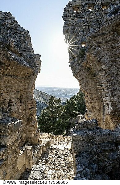 Eingangstor der Burg Paleo Pyli  Burgruine  Sonnenstern  Kos  Dodekanes  Griechenland  Europa