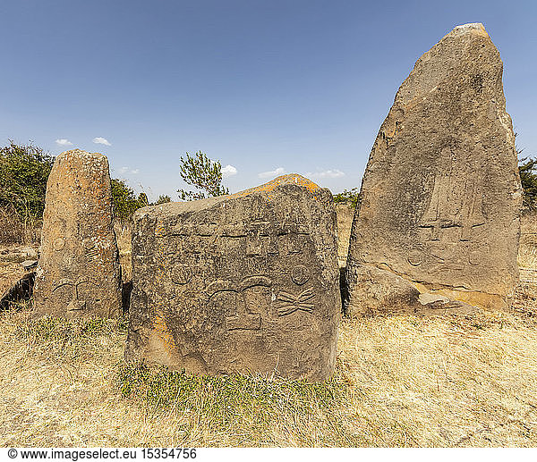 Eingravierte Symbole auf megalithischen Stelen; Tiya  Äthiopien