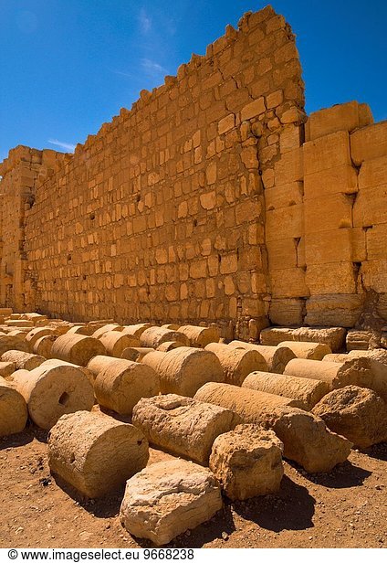 Einkaufszentrum Technik Tradition Großstadt Wüste Ruine 1 wichtig groß großes großer große großen schreiben Kultur UNESCO-Welterbe Denkmal Syrien Aleppo antik April Erbe Oase Palmyra römisch