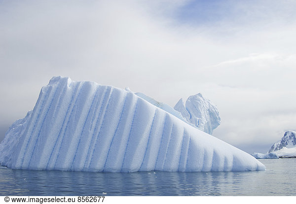 Eisberg entlang der Antarktischen Halbinsel.