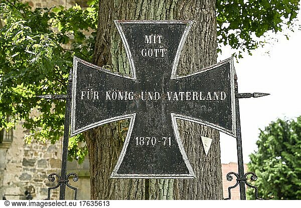 Eisernes Kreuz  Krieg 1970  71  Historische Wallfahrtskirche  Gottsbüren  Hessen  Deutschland  Europa