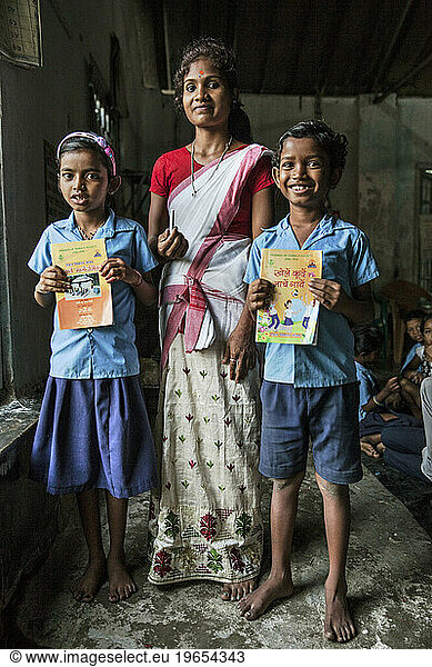 Ekal Aviyan Is A Non-formal Education And Signature Of These Kinds Of Schools Is To Meditate And Pray Before Class