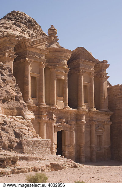 El Dier  das Kloster  Petra  Jordanien  Südwest Asien
