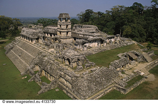 El palacio  Palenque  Chiapas  Mexiko  Nordamerika