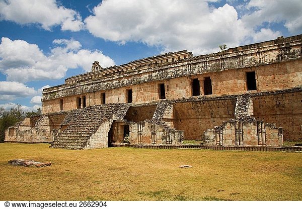 El Palacio  The Palace  Kabah Ausgrabungsstätte  Kabah  in der Nähe von Uxmal  Yucatan Staates  Mexiko