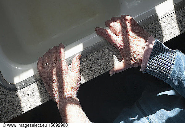 elderly  woman  hands  fragile  aged