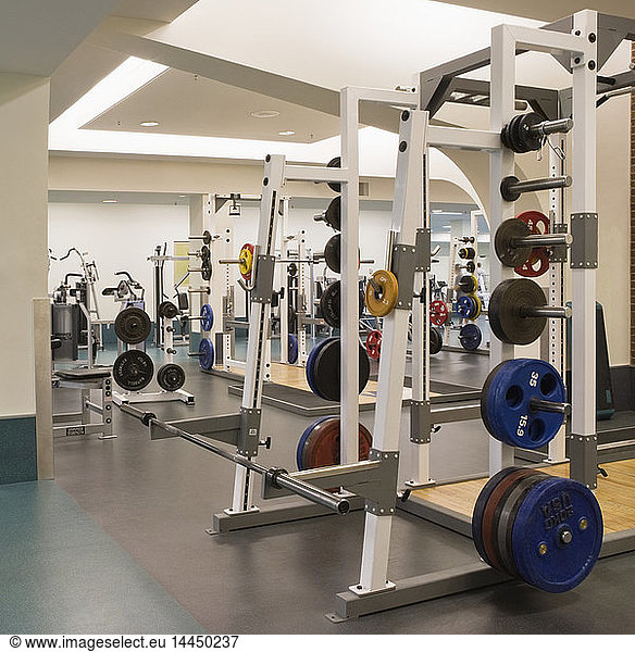 empty-weight-room-beelden-2947-stockfoto-s-en-afbeeldingen