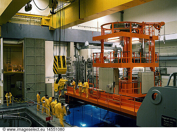 energy  nuclear power  nuclear power plant  Isar 1  Markt Essenbach  Lower Bavaria  Germany  interior view  refueling machine  fuel assembly store  during a revision  1991  inspection  check  people  labour  working  technicians  technics  Ohu  electricity  1990s  90s  20th century  historic  historical