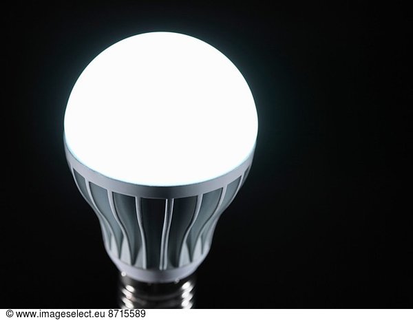 Energy saving LED bulb