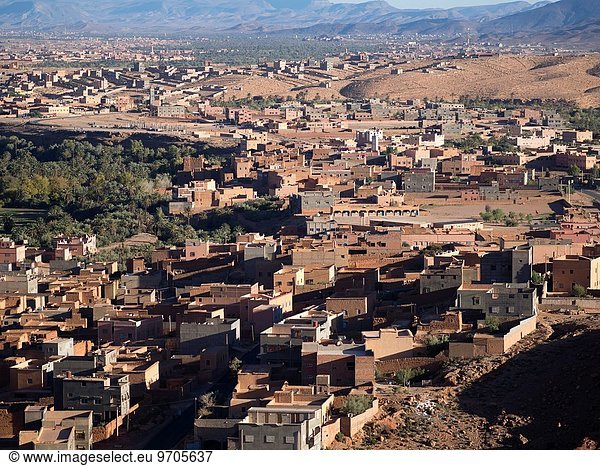 entfernt Berg Gebäude Tal Nachbarschaft Distanz Marokko