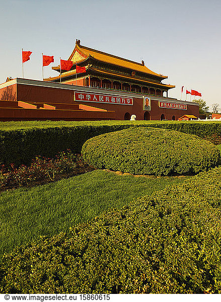entrance gate to the forbidden city in Beijing
