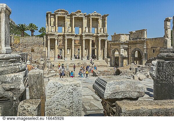 Ephesus  in der Nähe von Selcuk  Provinz Izmir  Türkei. Bibliothek des Celsus  aus der Zeit um 125 n. Chr. Ephesus gehört zum UNESCO-Weltkulturerbe.